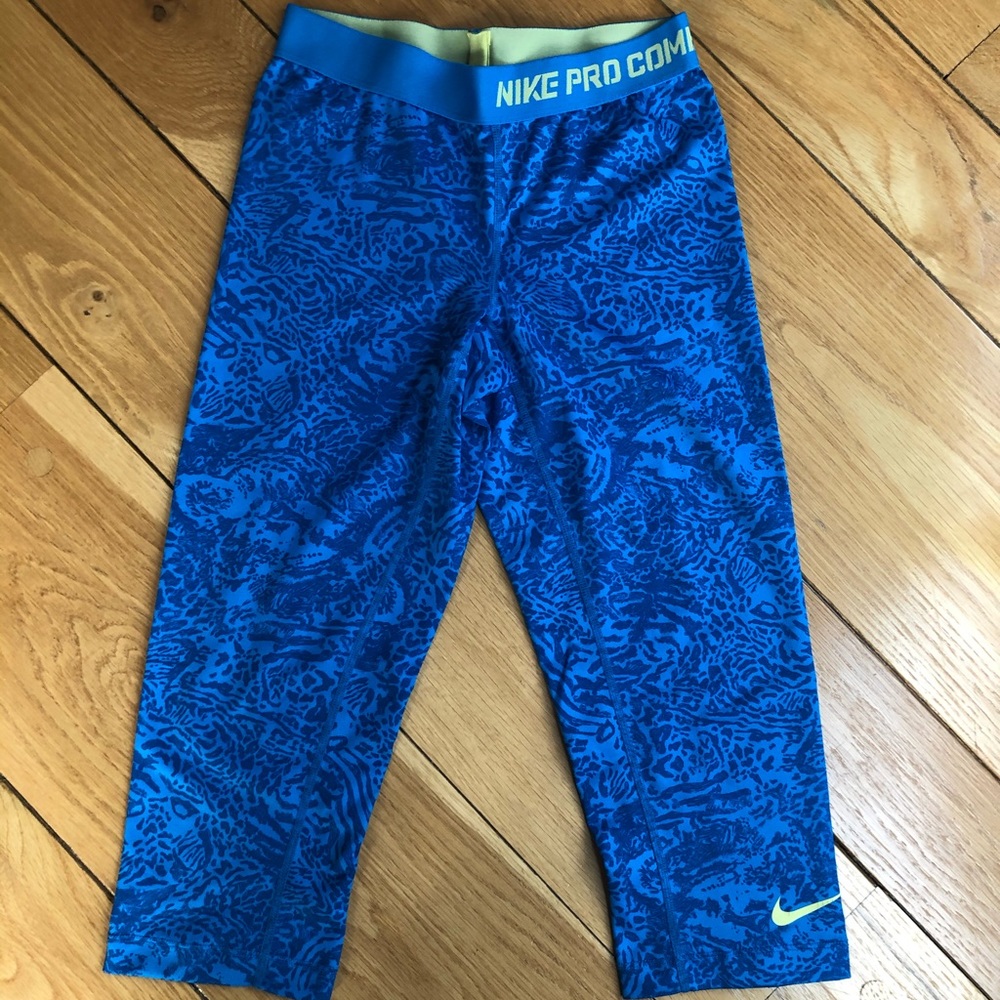 Nike Animal Print Cropped Leggings